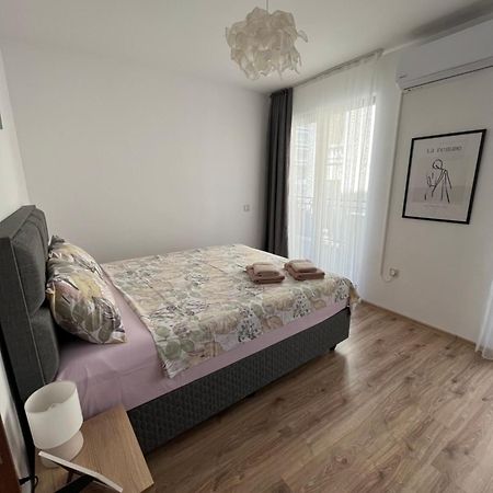 Azzurro Premium Apartment On Bulevard Bogoridi 부르가스 외부 사진