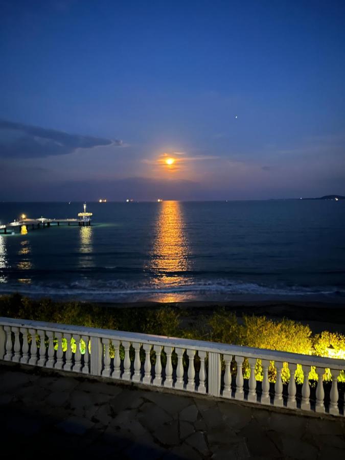 Azzurro Premium Apartment On Bulevard Bogoridi 부르가스 외부 사진