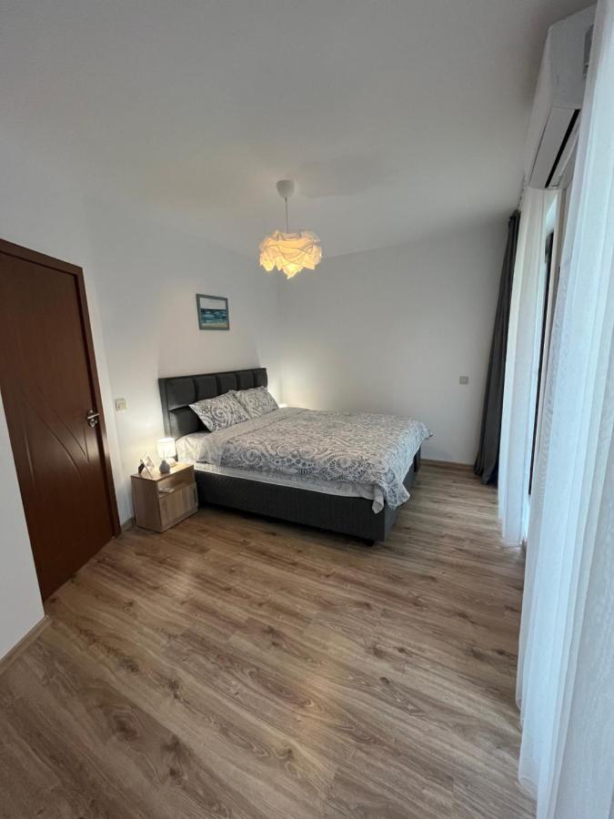 Azzurro Premium Apartment On Bulevard Bogoridi 부르가스 외부 사진
