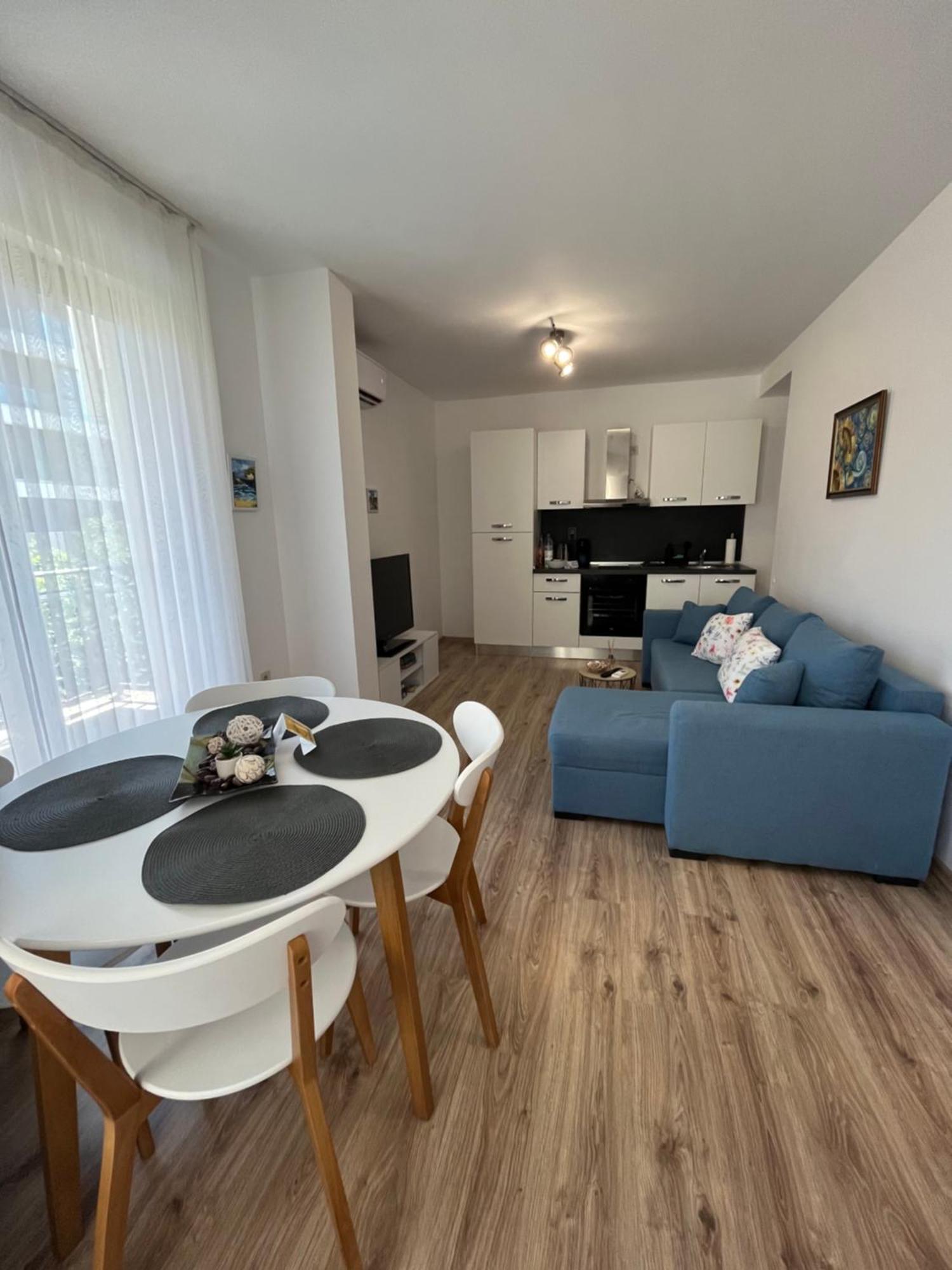 Azzurro Premium Apartment On Bulevard Bogoridi 부르가스 외부 사진