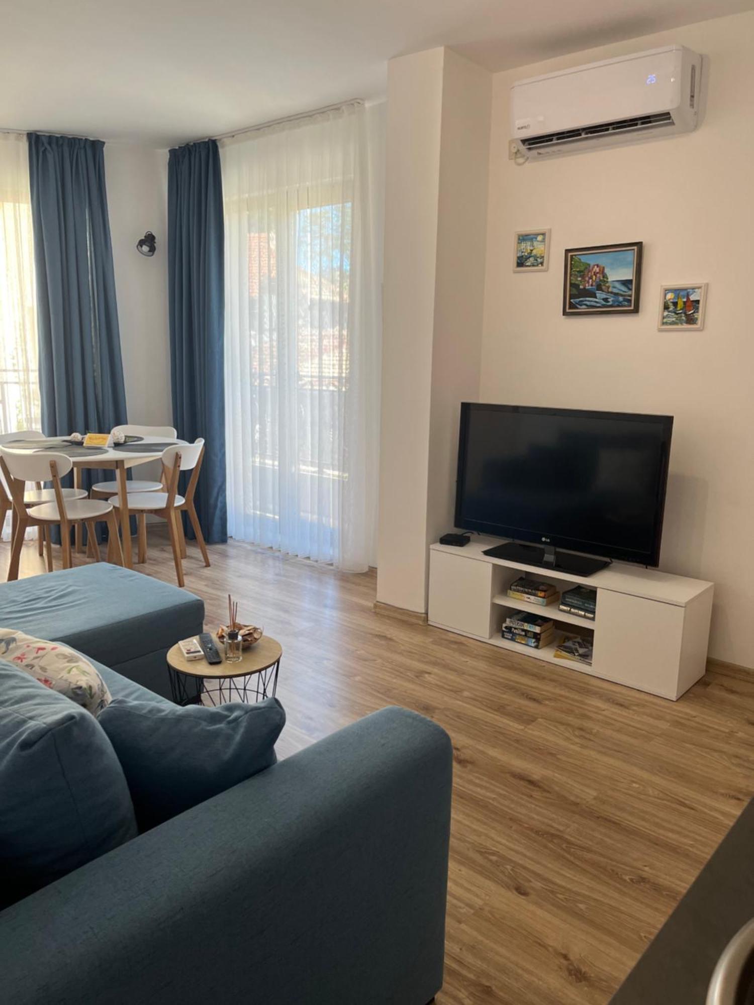 Azzurro Premium Apartment On Bulevard Bogoridi 부르가스 외부 사진