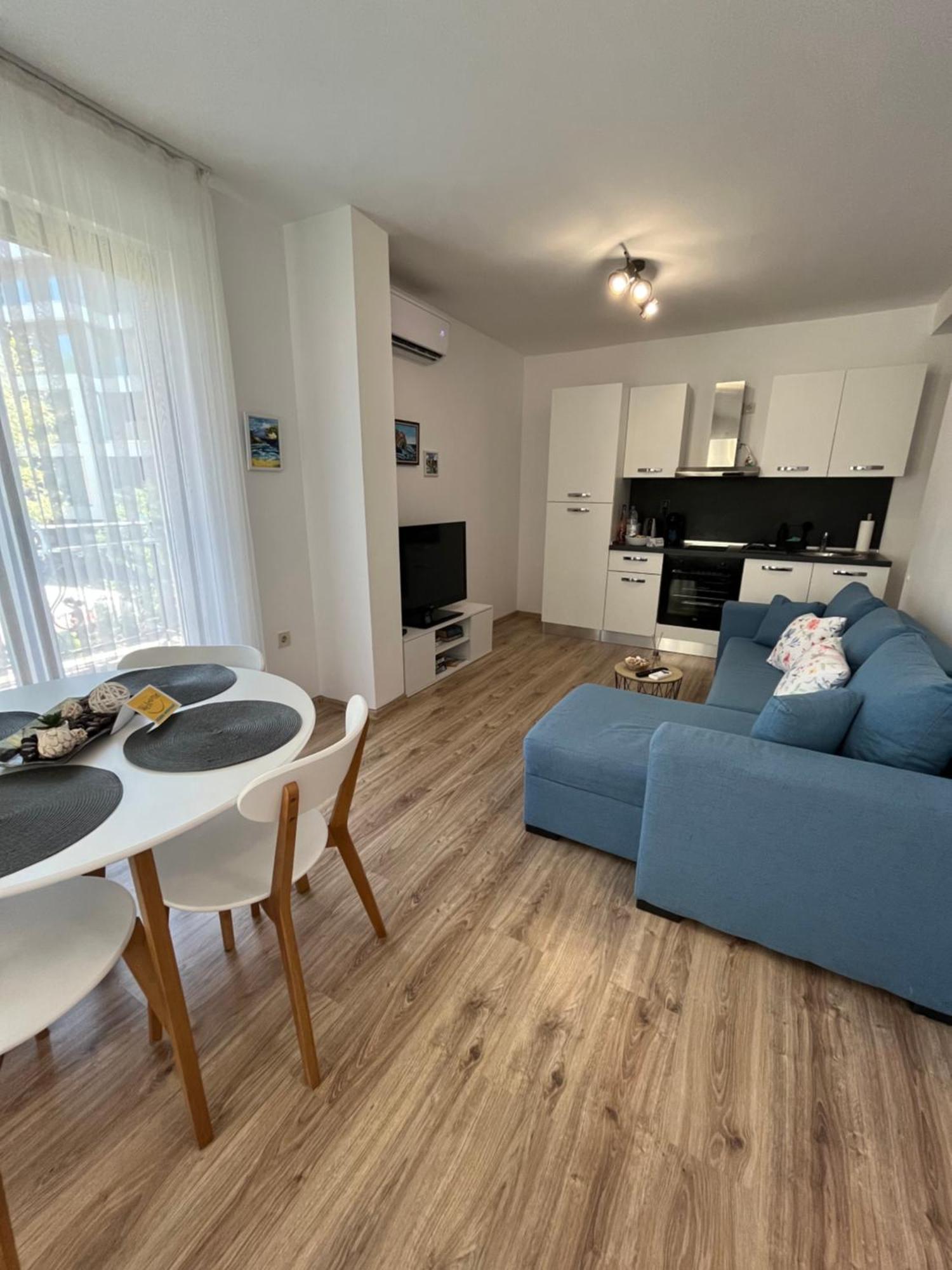 Azzurro Premium Apartment On Bulevard Bogoridi 부르가스 외부 사진